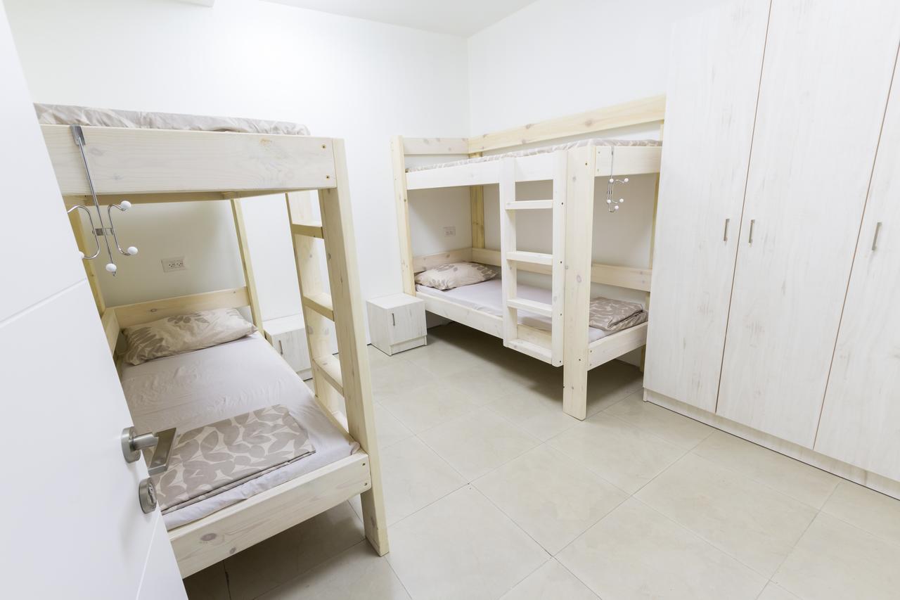 Mevaser - Christian Hostel Rishon Leziyyon Ngoại thất bức ảnh