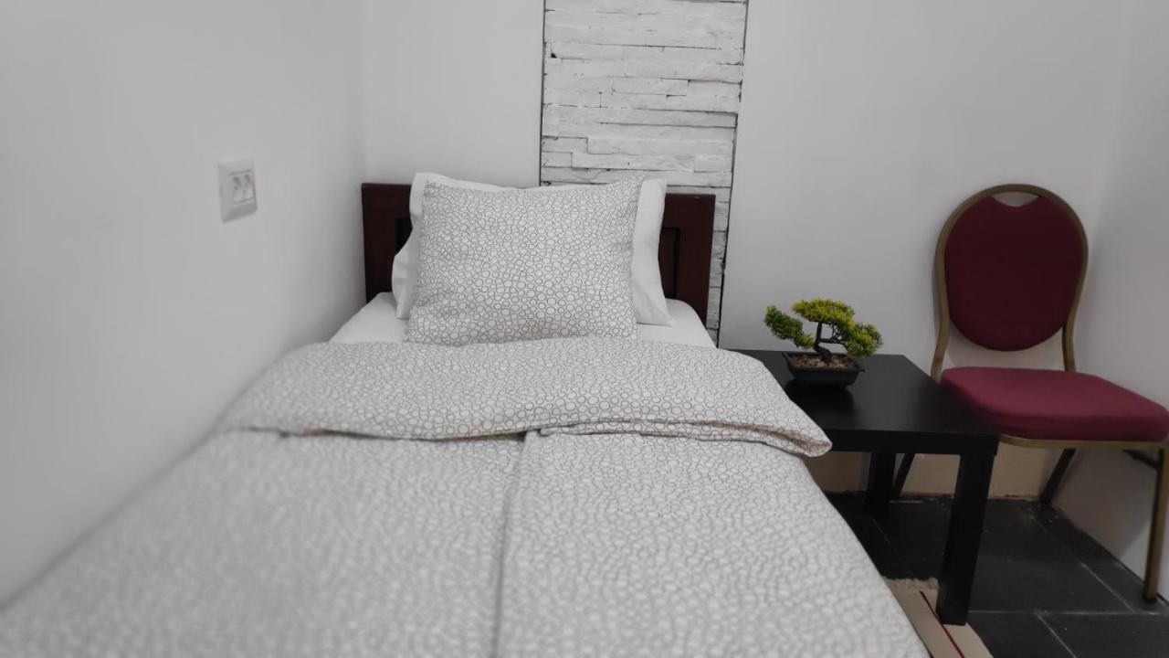 Mevaser - Christian Hostel Rishon Leziyyon Ngoại thất bức ảnh