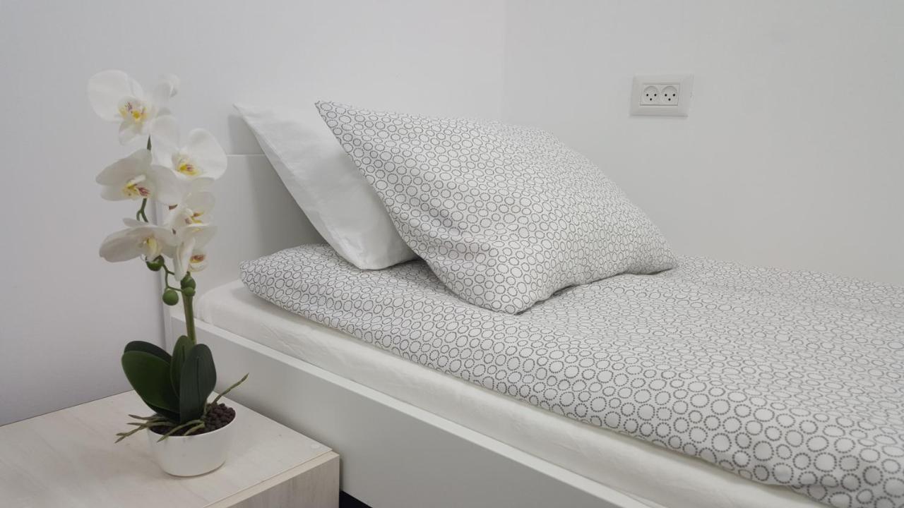 Mevaser - Christian Hostel Rishon Leziyyon Ngoại thất bức ảnh